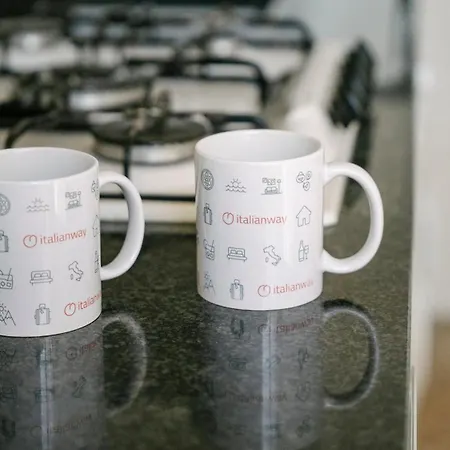 Tra Le Nuvole アパート アルベンガ